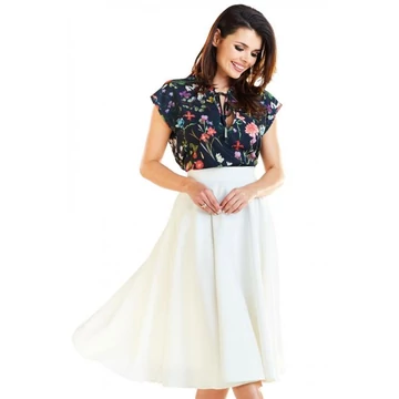 Ecru színű, bőfazonú szoknya, zsebekkel