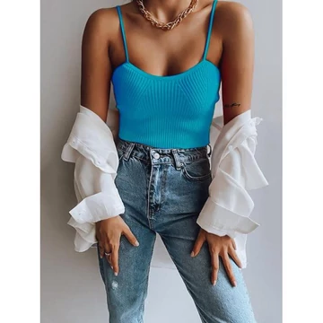 Türkiz színű rövid felső vékony pántokkal