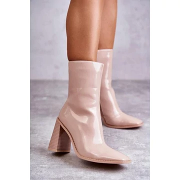 Bézs, lakkbőr csizma, hölgyeknek
