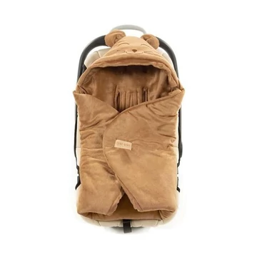 Barna színű, füles autósülés takaró