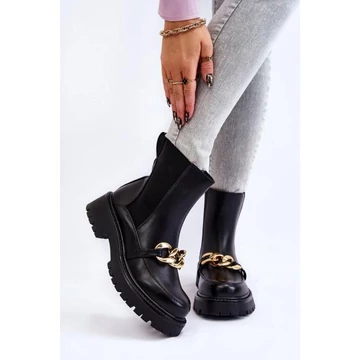 Meleg női csizma, díszítéssel