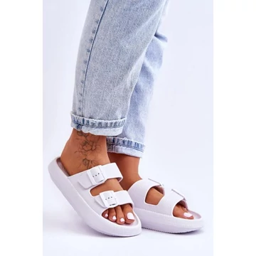 Fehér, női papucs - csattal