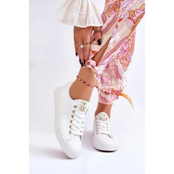 Fehér és arany színű, klasszikus, női cipők