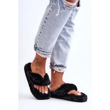 Női, szőrmés papucs, fekete színben