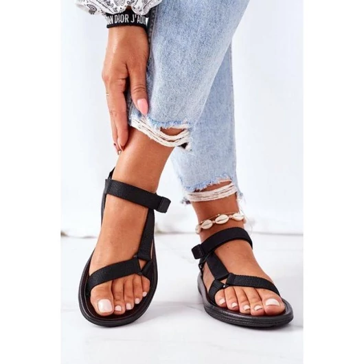 Női, tépőzáras sportszandál, fekete színben