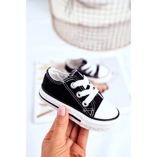 Trendi fekete gyerek tornacipő