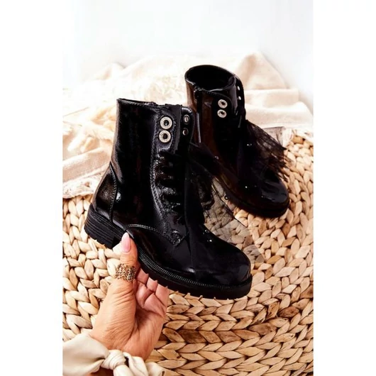 Stílusos, meleg lakkozott gyerekcsizma fekete színben