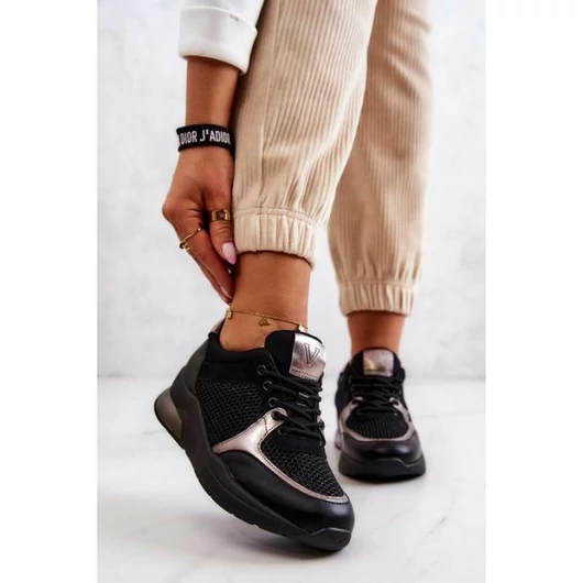 Fekete, éksarkú cipő, hölgyeknek