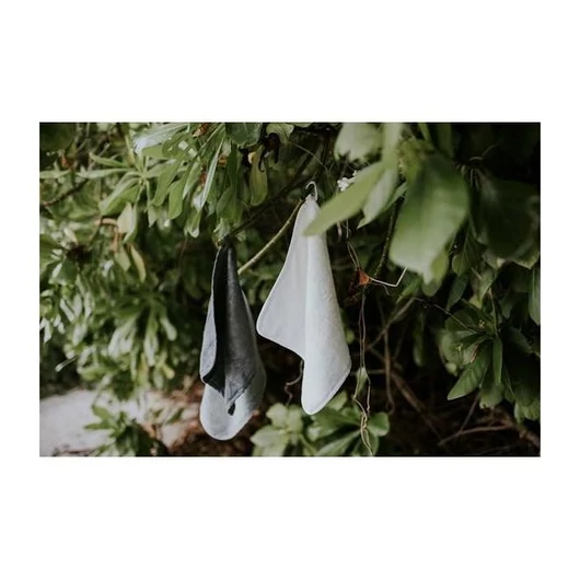 Sötétszürke színű bambusz arctörlő és törölköző készlet gyerekeknek