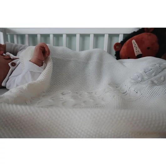 Puha, kötött takaró, krém színben