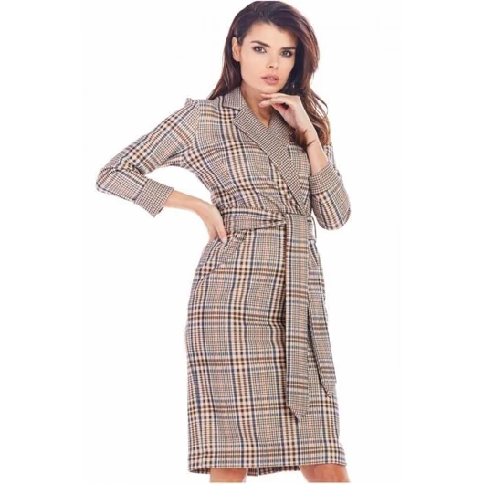 Kockás női ruha barna színben, övvel