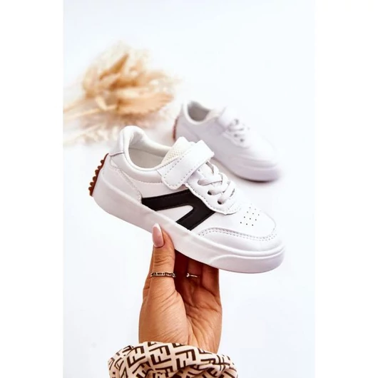 Ökológiai bőrből készült, fekete-fehér gyerekcipő