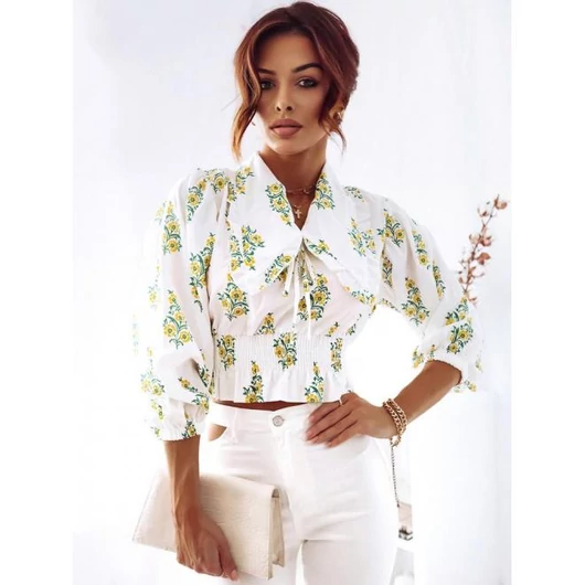 Fehér virágos blúz nagy gallérral