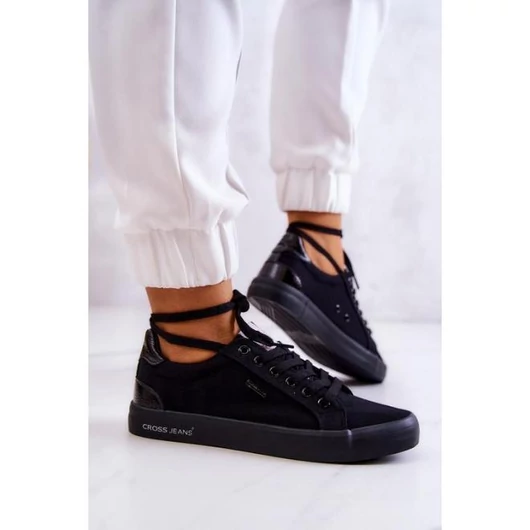 Női alacsony tornacipő, fekete színben