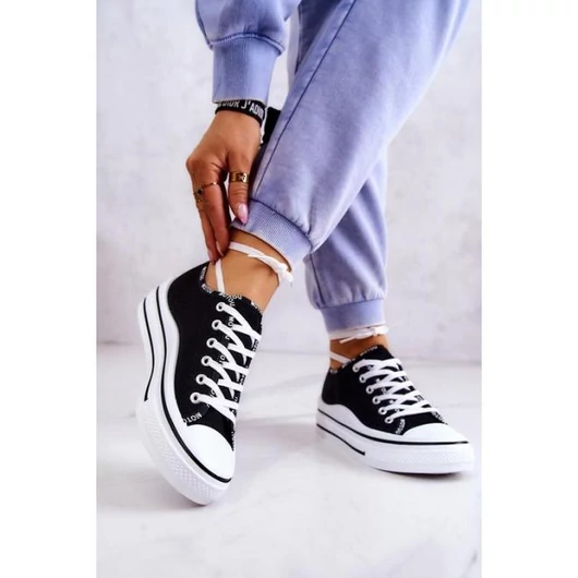 Fűzős, fekete tornacipő, hölgyeknek