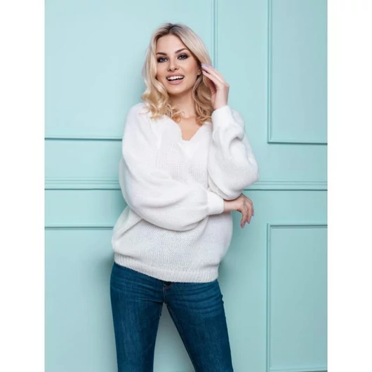Krémszínű női V-nyakú szvetter