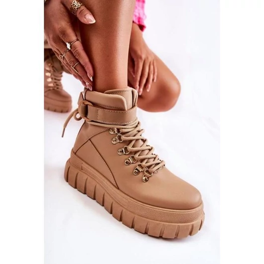 Női, bézs színű platformcsizma