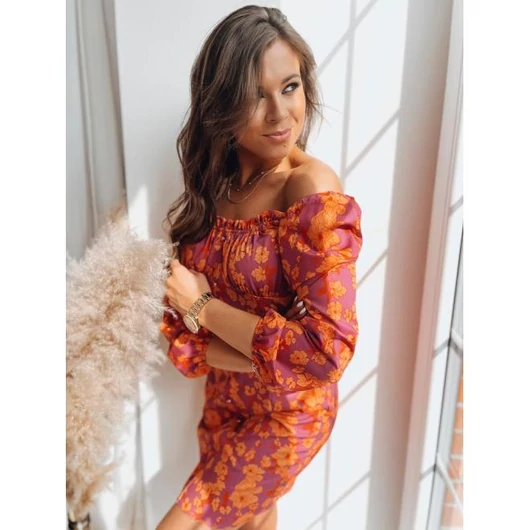 Rózsaszín, virág mintás ruha, dekoratív gombokkal