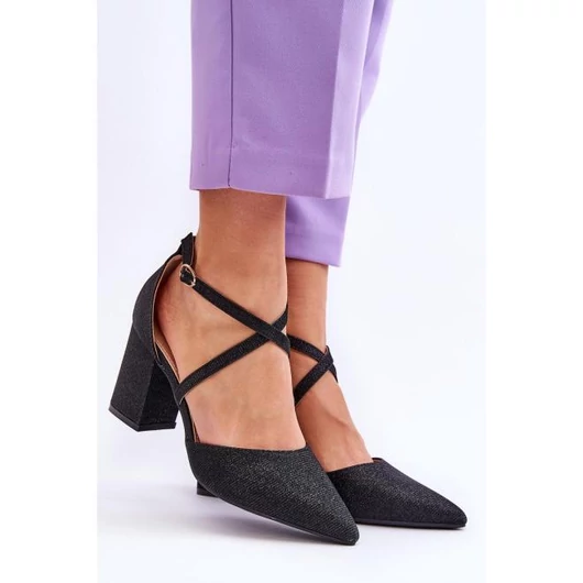 Csillogó, fekete színű, magassarkú - hölgyeknek