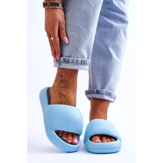Női, világoskék, masszív papucs