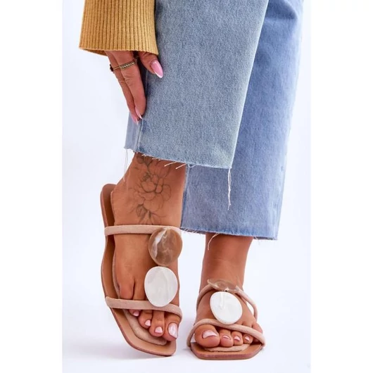 Bézs, női papucs - díszítéssel