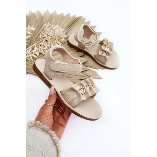 Bézs színű, lányos szandál - díszítéssel