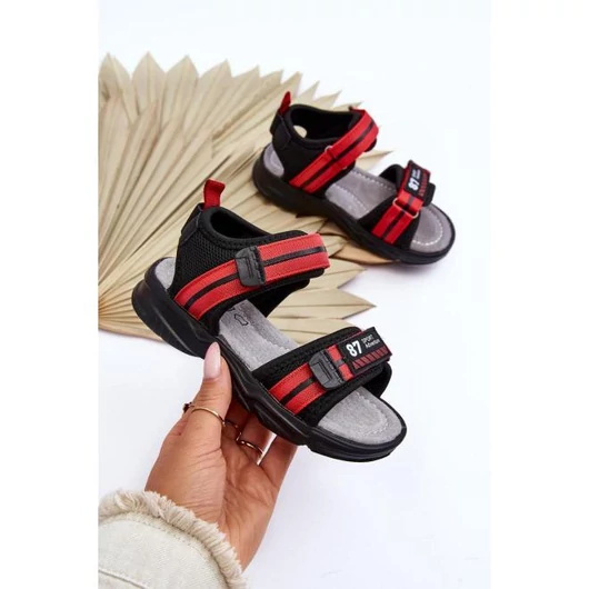 Piros színű, szandál fiúknak