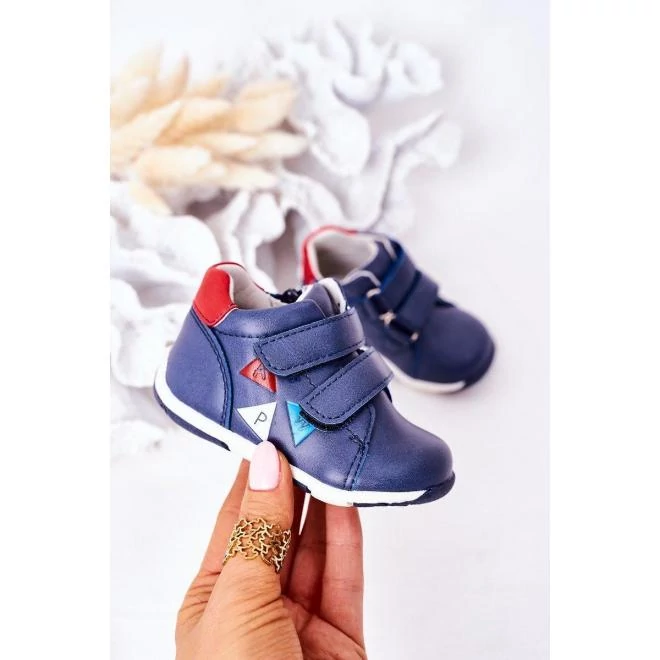 Stílusos kék színű bőr gyerekcipő tépőzárral