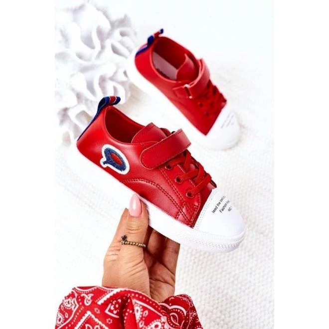 Trendi piros gyerek tornacipő felírással
