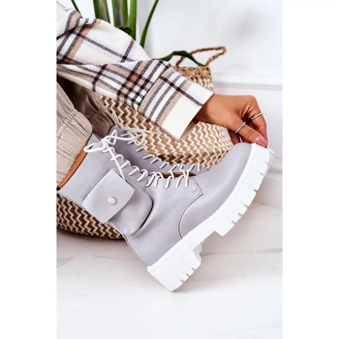 Stílusos, női Workers csizma, világosszürke színben, zsebbel