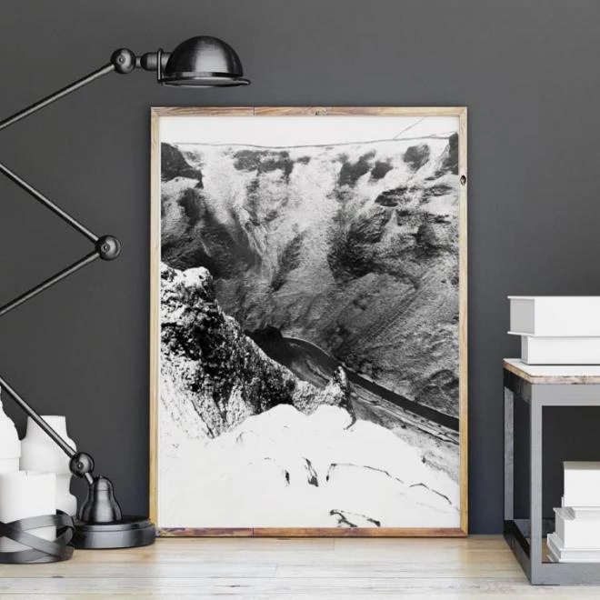 Természet témájú poszter, fekete-fehérben táj motívumával