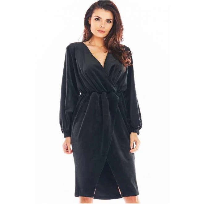 Női velúr ruha borítékos nyakkivágással, fekete színben