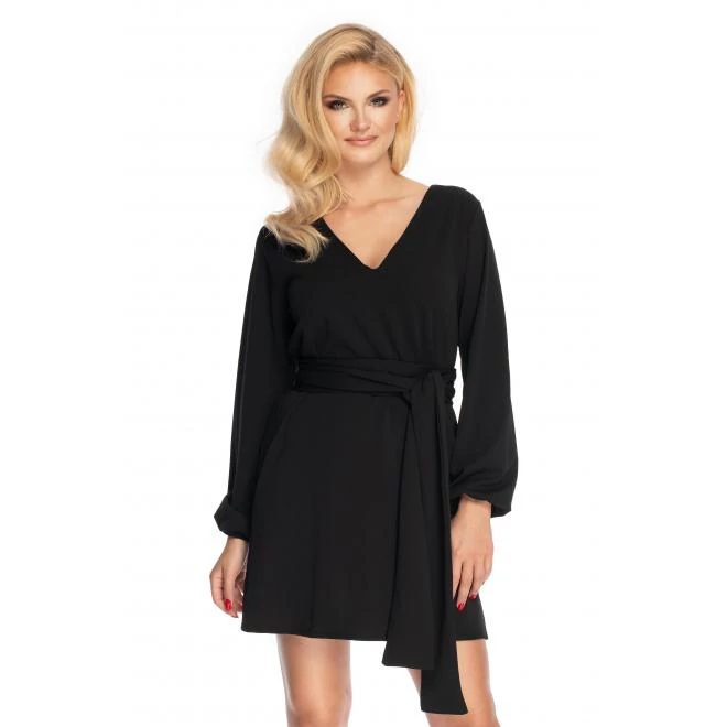 Elegáns női fekete ruha derékkötéssel
