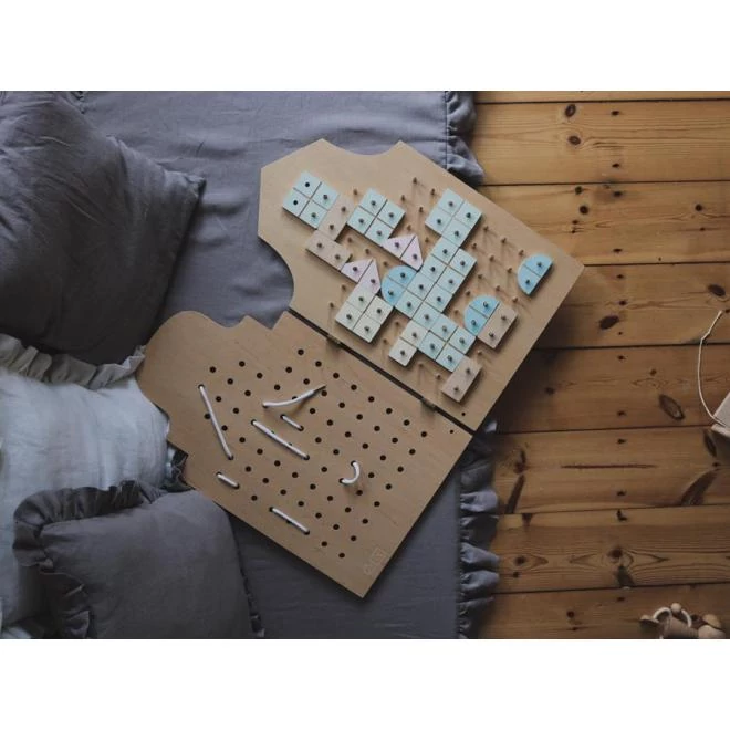 Fából készült, oktató paraván, gyerekeknek