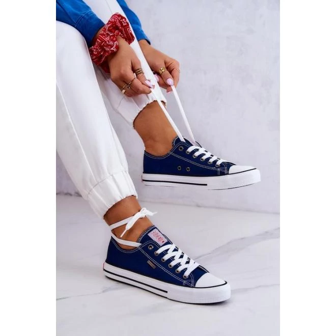 Sötétkék, klasszikus női tornacipő