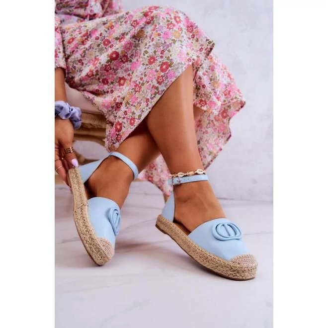 Kék női espadrillák, dísszel