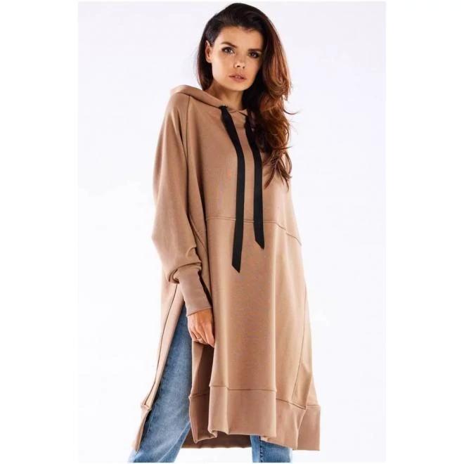 Bézs színű oversize pulóver hasítékokkal