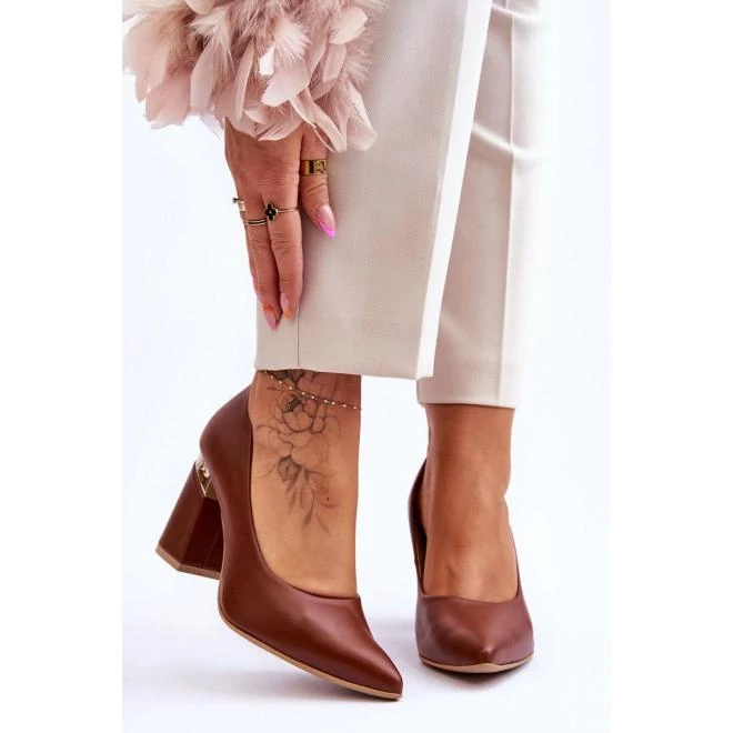 Barna, bőr magassarkú - hölgyeknek