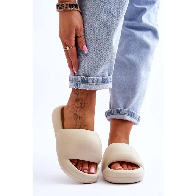 Női, bézs, masszív papucs