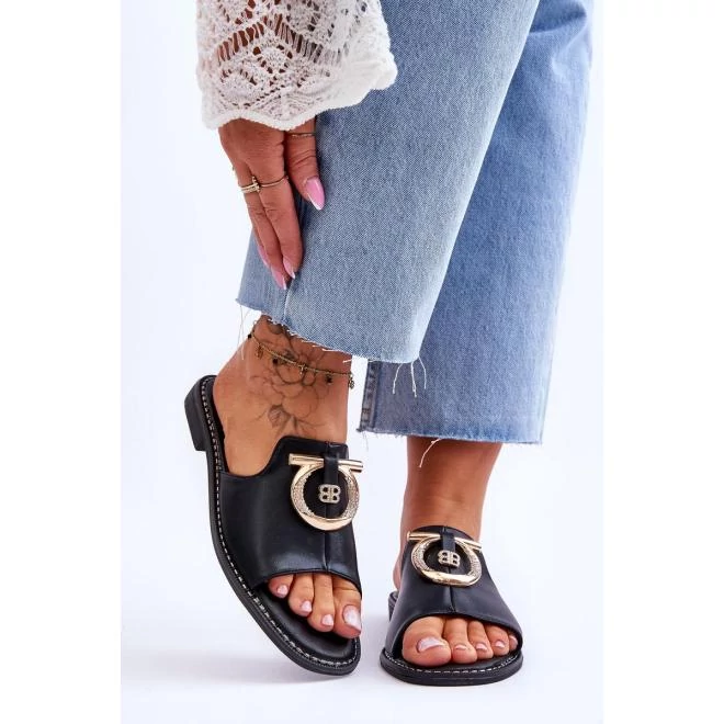 Bőr, fekete, női papucs - díszítéssel