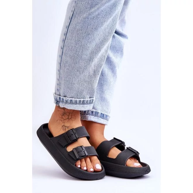 Fekete, női papucs - csattal