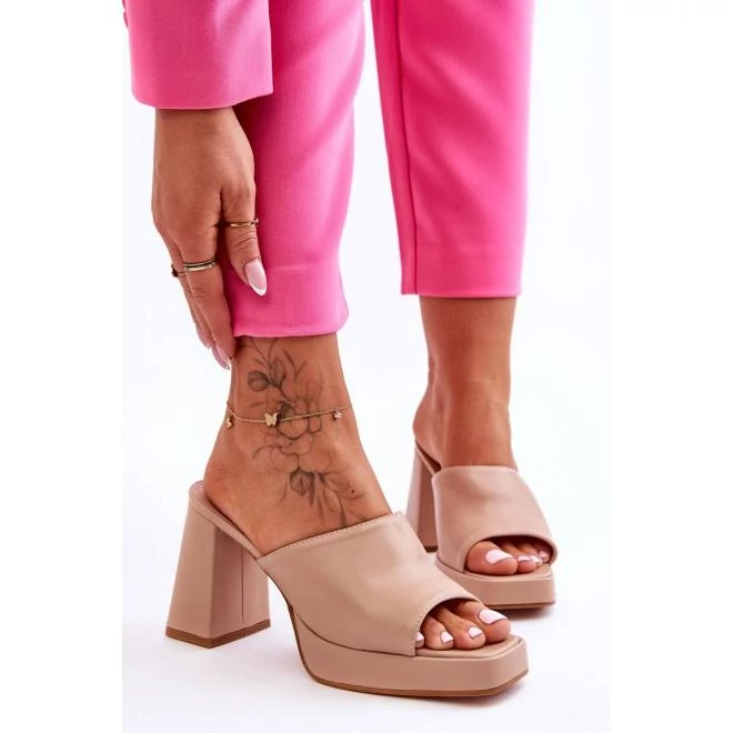 Bézs színű, női papucs - sarokkal