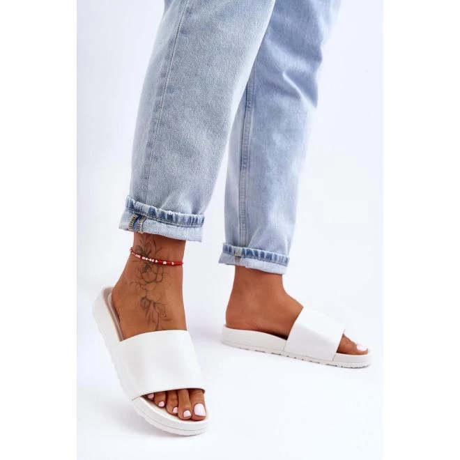 Fehér, klasszikus, női papucs