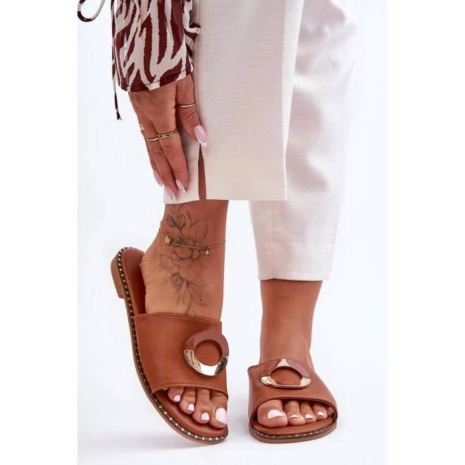 Barna színű, női papucs - díszítéssel