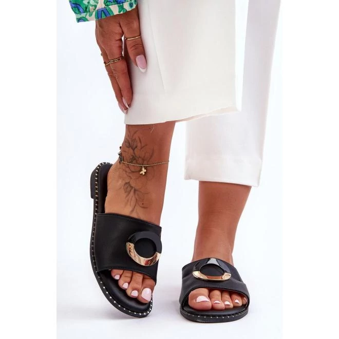 Fekete színű, női papucs - díszítéssel